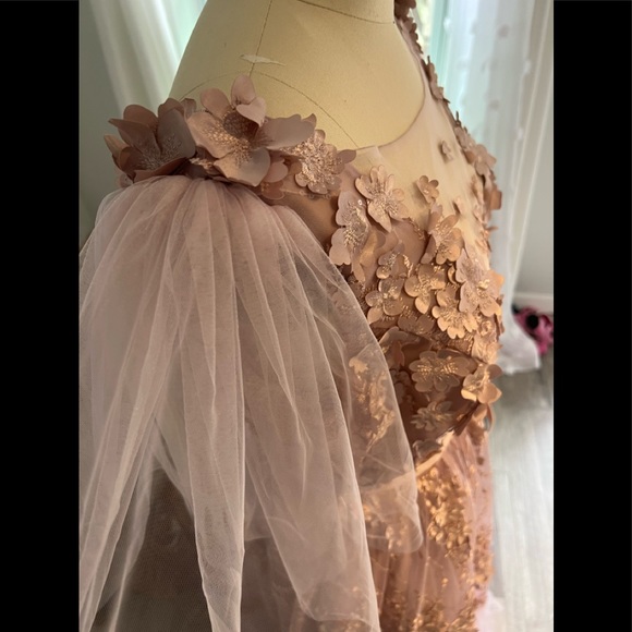 Teuta Matoshi Gown brand new - Picture 8 of 11